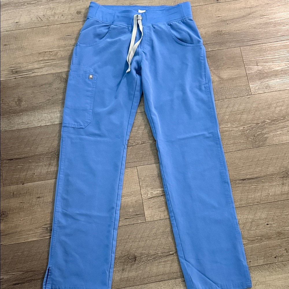 Figs Women’s Cargo Scrub Pants Regular Length
